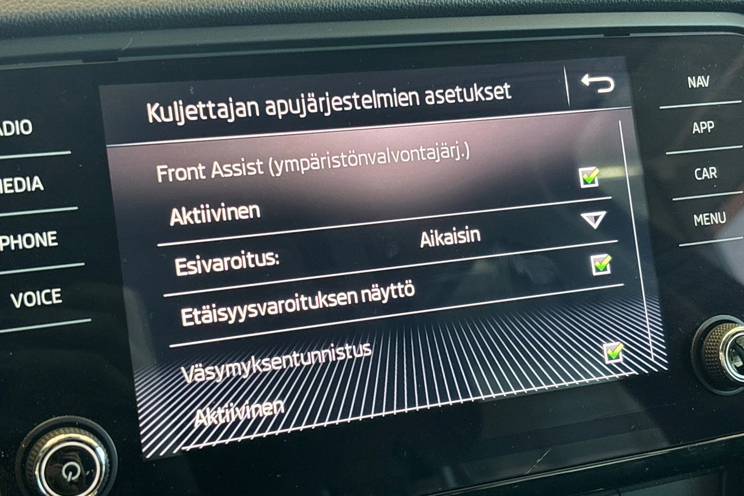sininen Skoda Octavia 2018 kuva 23.