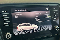 sininen Skoda Octavia 2018 kuva 24.