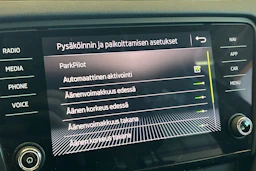 sininen Skoda Octavia 2018 kuva 25.