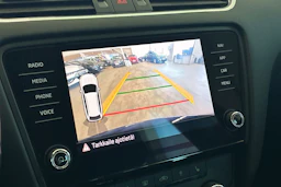 sininen Skoda Octavia 2018 kuva 30.