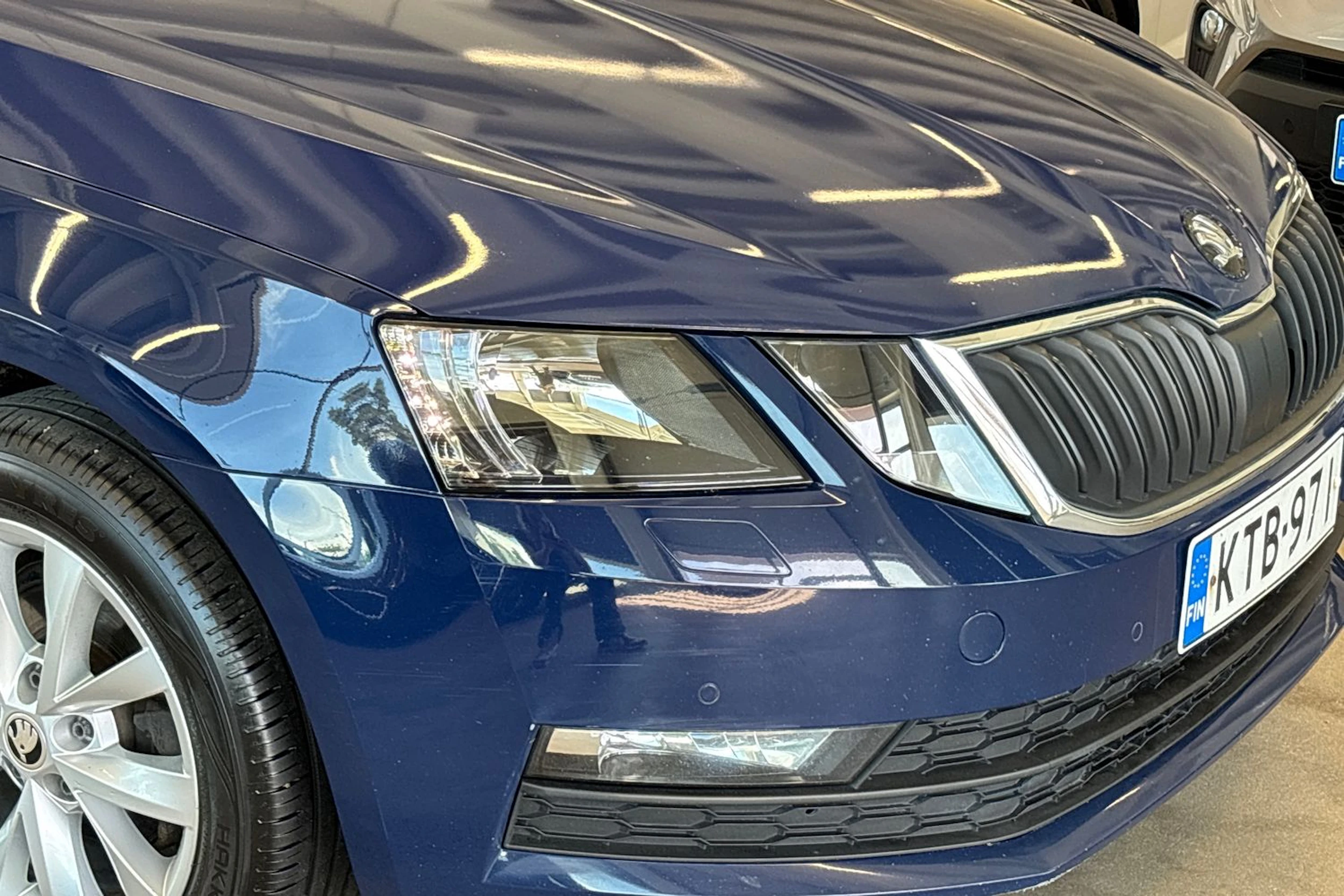 sininen Skoda Octavia 2018 kuva 32.
