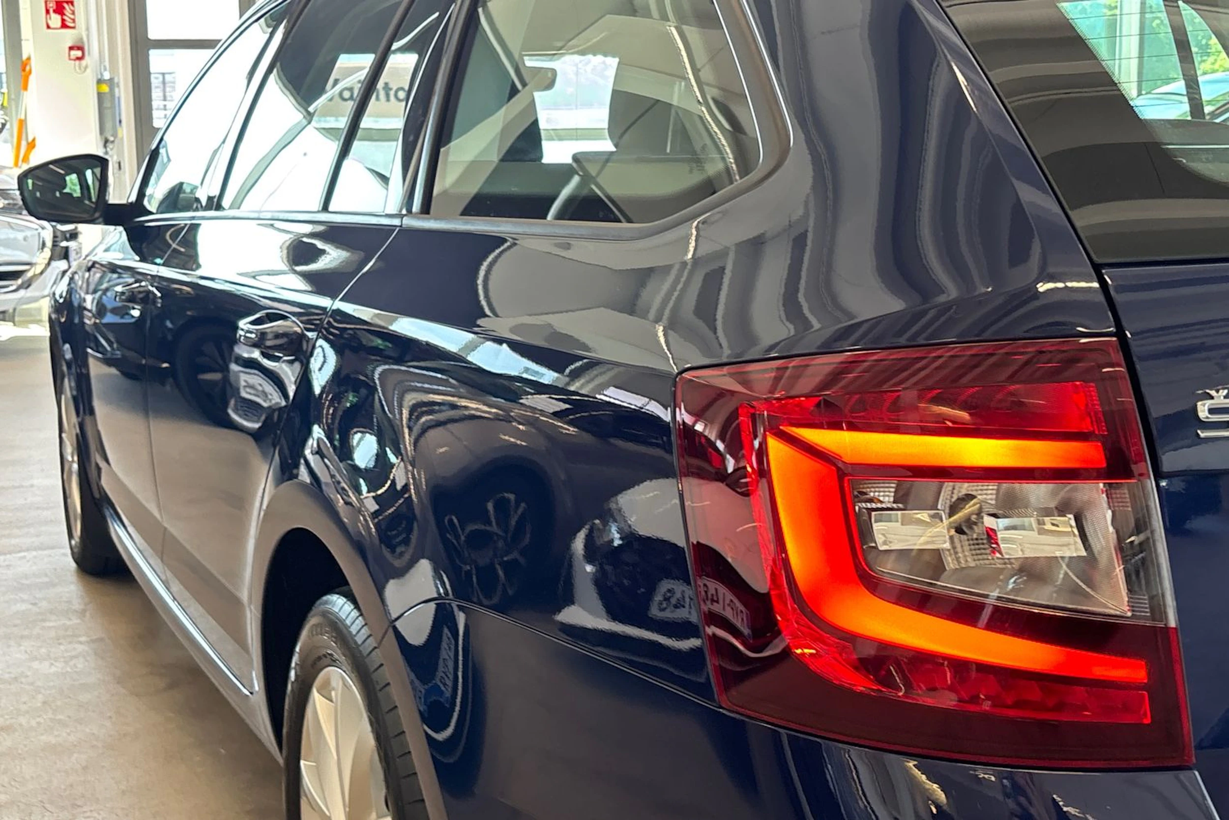 sininen Skoda Octavia 2018 kuva 34.