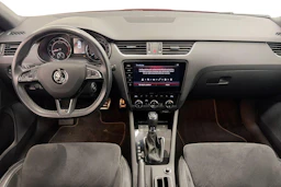 Punainen Skoda OCTAVIA 2018 kuva 7.