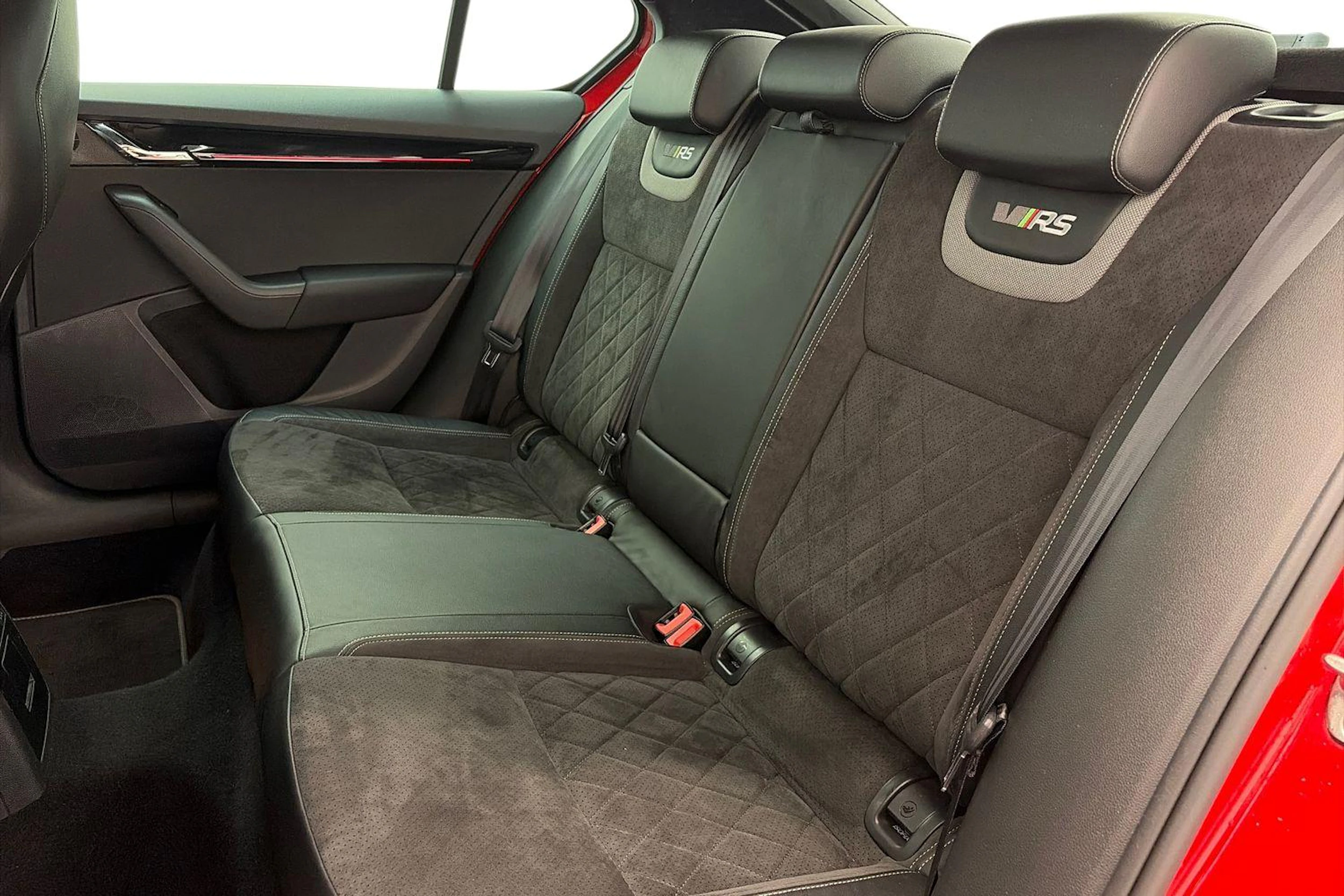 Punainen Skoda OCTAVIA 2018 kuva 8.