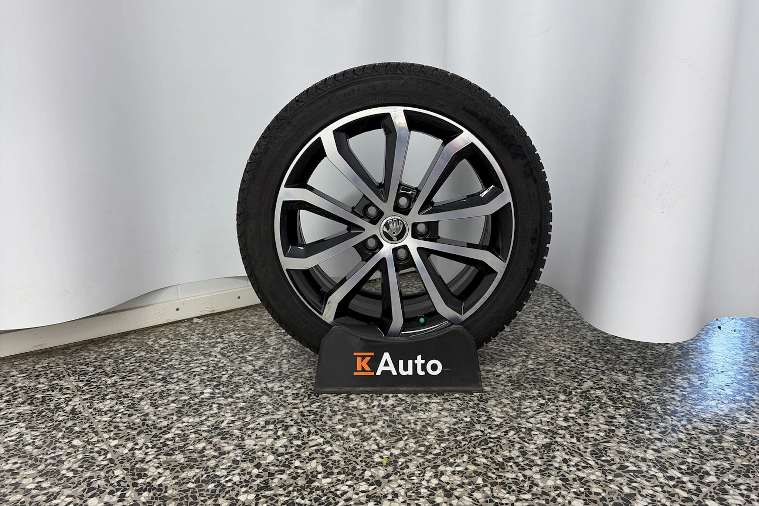 Punainen Skoda OCTAVIA 2018 kuva 11.
