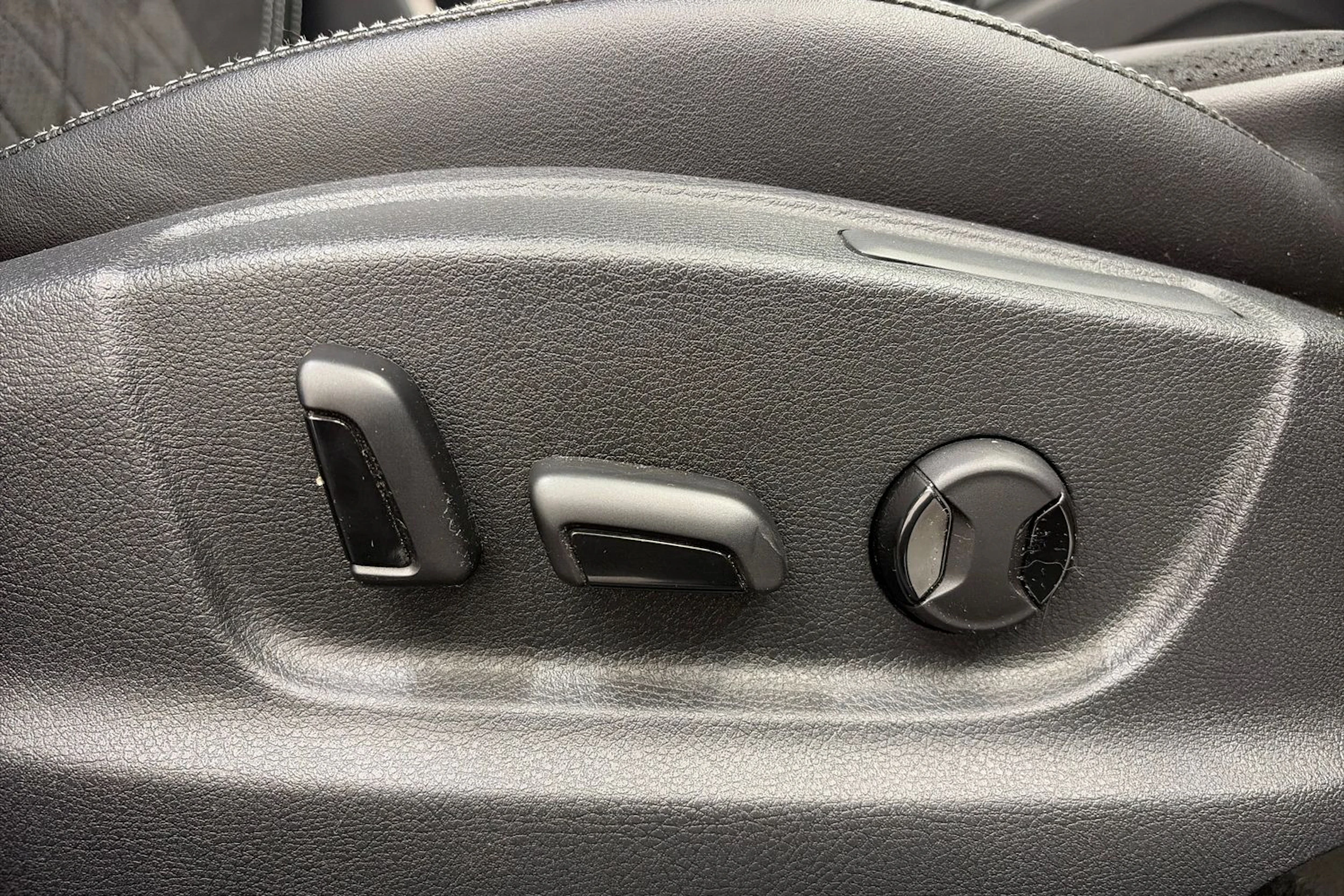 Punainen Skoda OCTAVIA 2018 kuva 15.