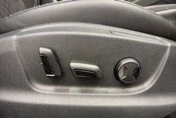 Punainen Skoda OCTAVIA 2018 kuva 15.