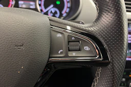 Punainen Skoda OCTAVIA 2018 kuva 19.