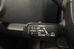 Punainen Skoda OCTAVIA 2018 kuva 20.