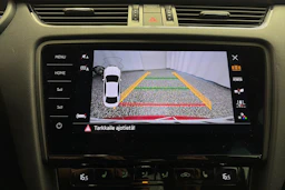 Punainen Skoda OCTAVIA 2018 kuva 22.