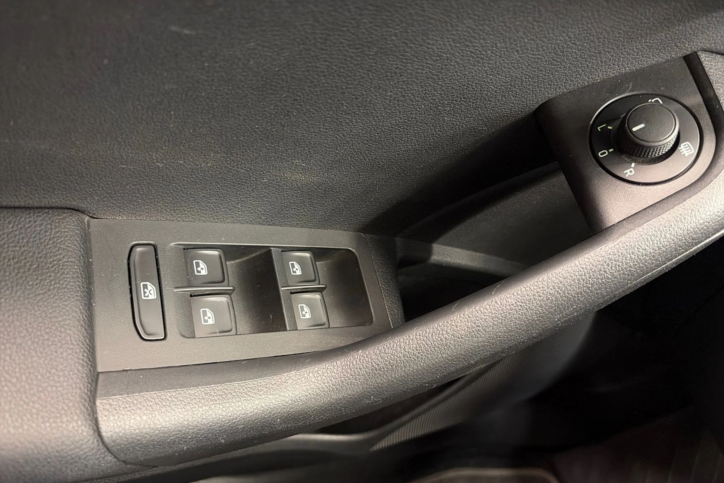 Punainen Skoda OCTAVIA 2018 kuva 30.