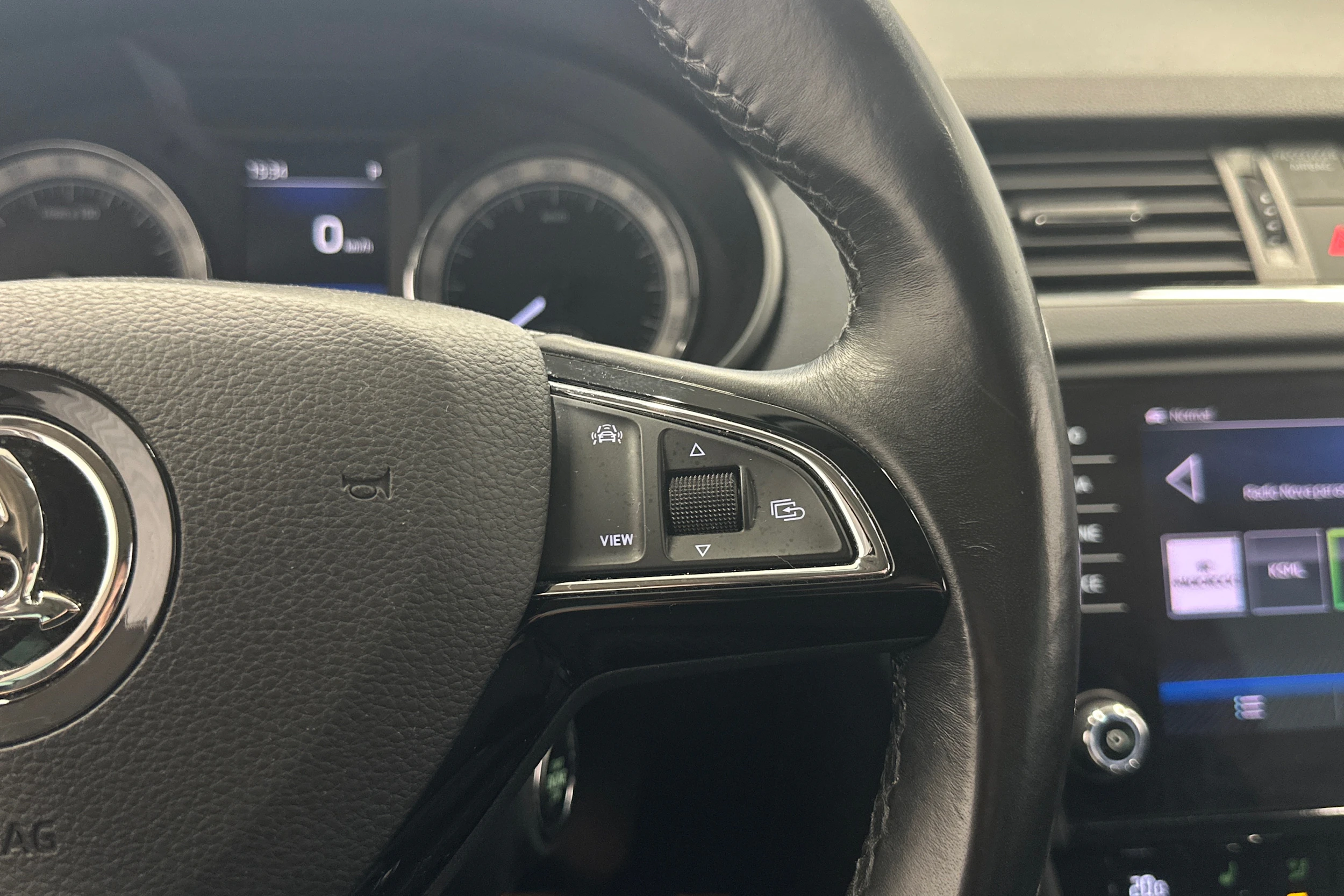ruskea (beige) Skoda Octavia 2019 kuva 14.
