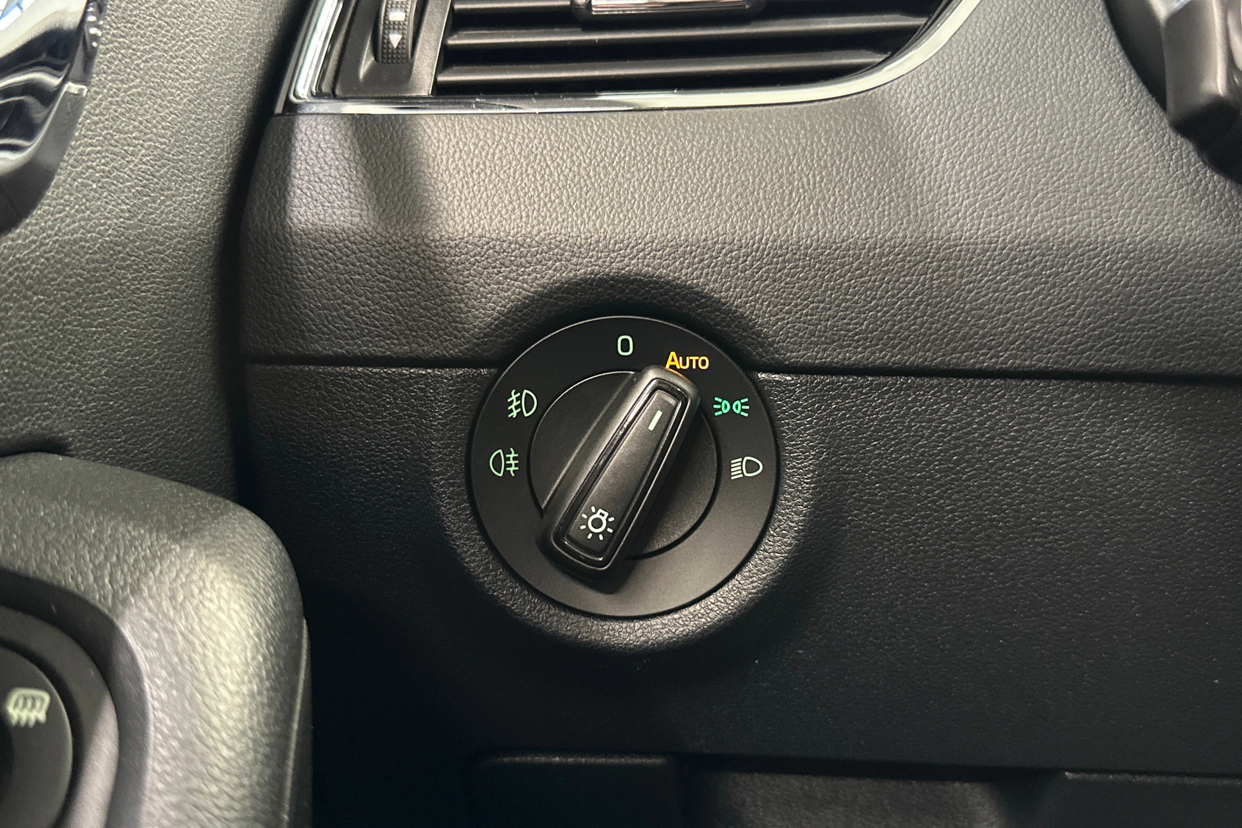 ruskea (beige) Skoda Octavia 2019 kuva 23.