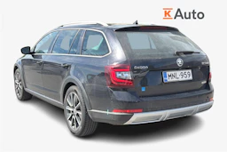 musta Skoda Octavia 2018 kuva 2.
