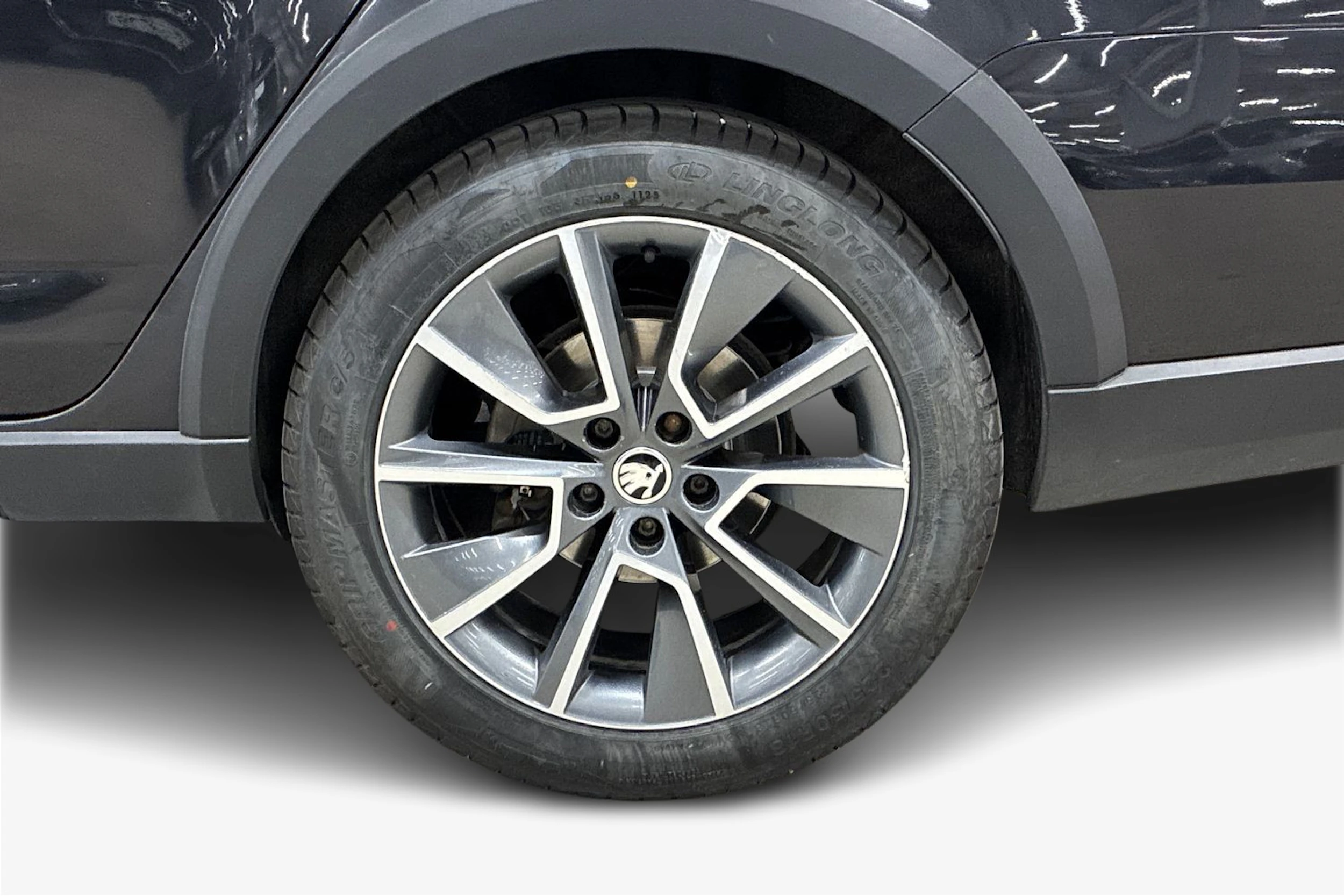 musta Skoda Octavia 2018 kuva 9.