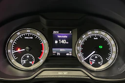 musta Skoda Octavia 2018 kuva 12.