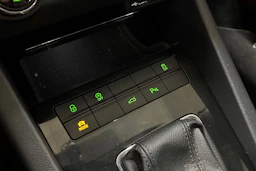 musta Skoda Octavia 2018 kuva 18.