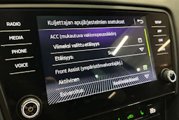 musta Skoda Octavia 2018 kuva 23.