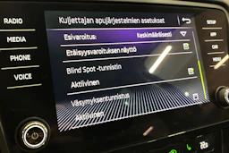 musta Skoda Octavia 2018 kuva 24.