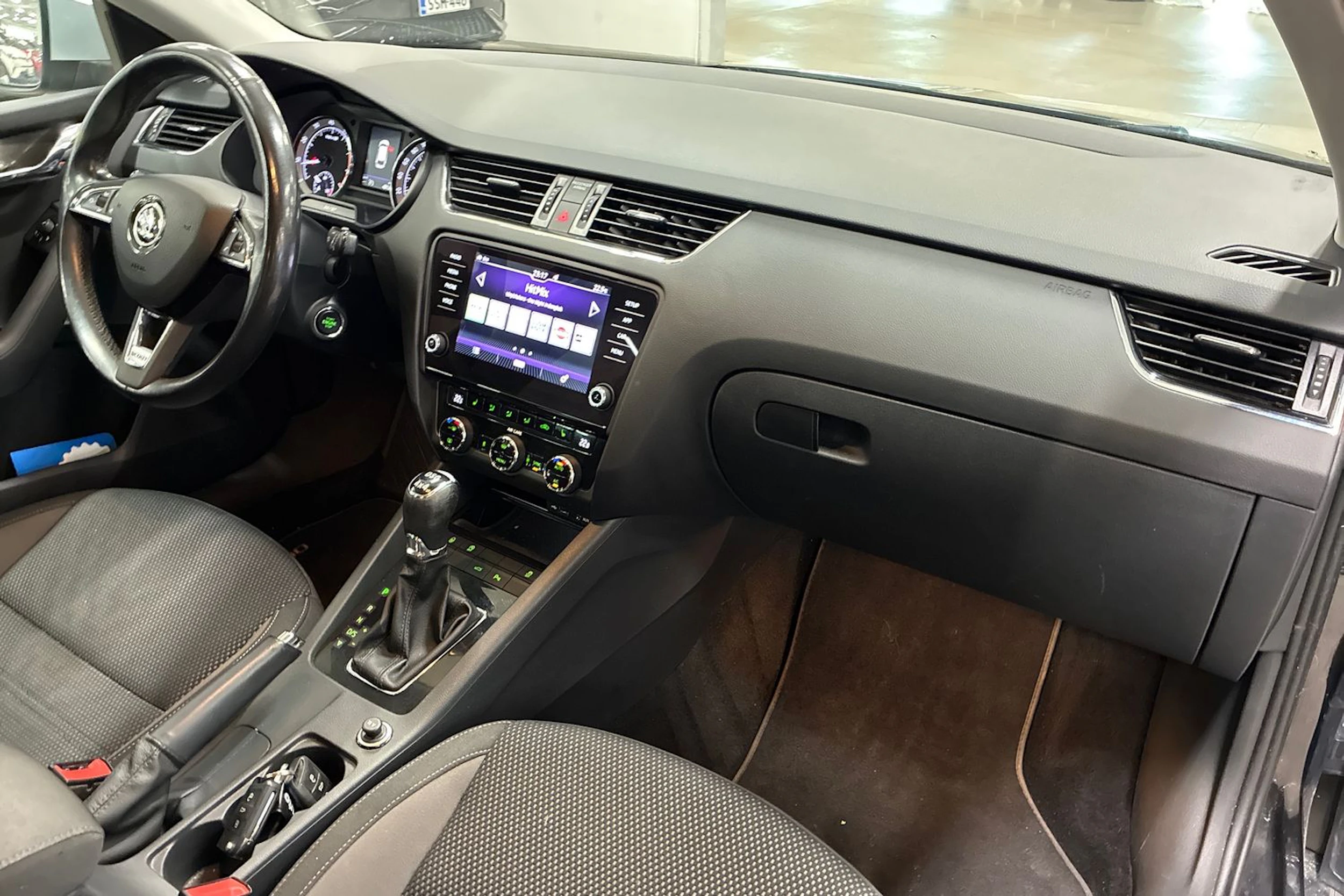 musta Skoda Octavia 2018 kuva 29.