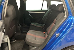 sininen Skoda Octavia 2018 kuva 10.