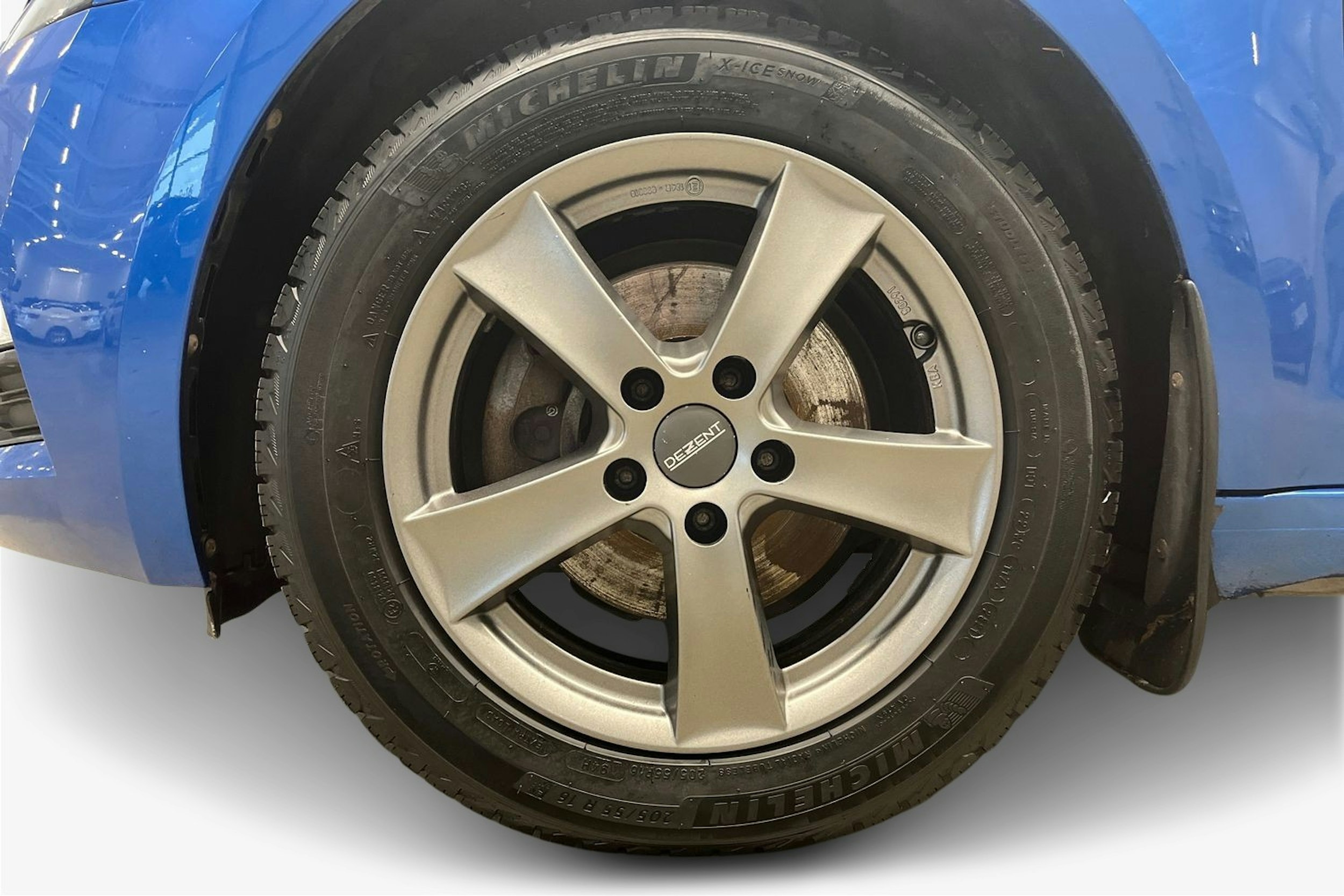 sininen Skoda Octavia 2018 kuva 11.