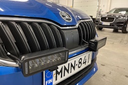 sininen Skoda Octavia 2018 kuva 32.