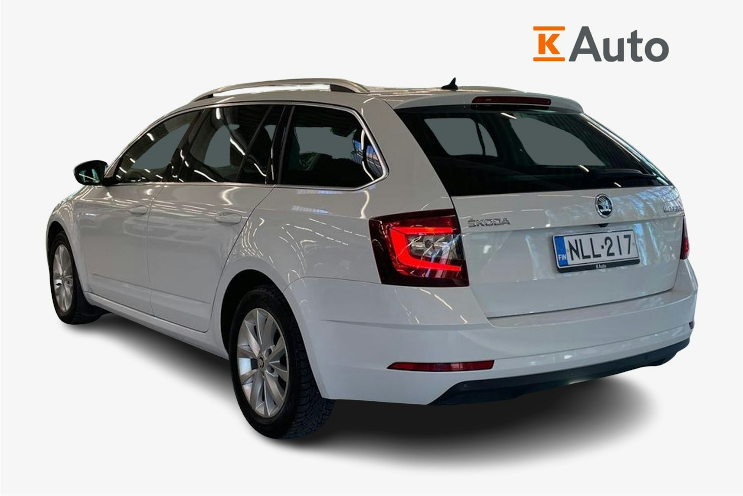 valkoinen Skoda Octavia 2018 kuva 2.