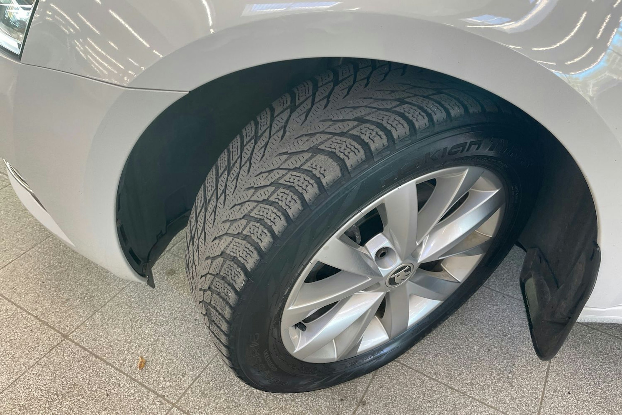 valkoinen Skoda Octavia 2018 kuva 13.