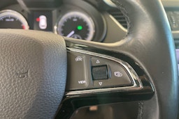 valkoinen Skoda Octavia 2018 kuva 15.