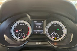 valkoinen Skoda Octavia 2018 kuva 16.