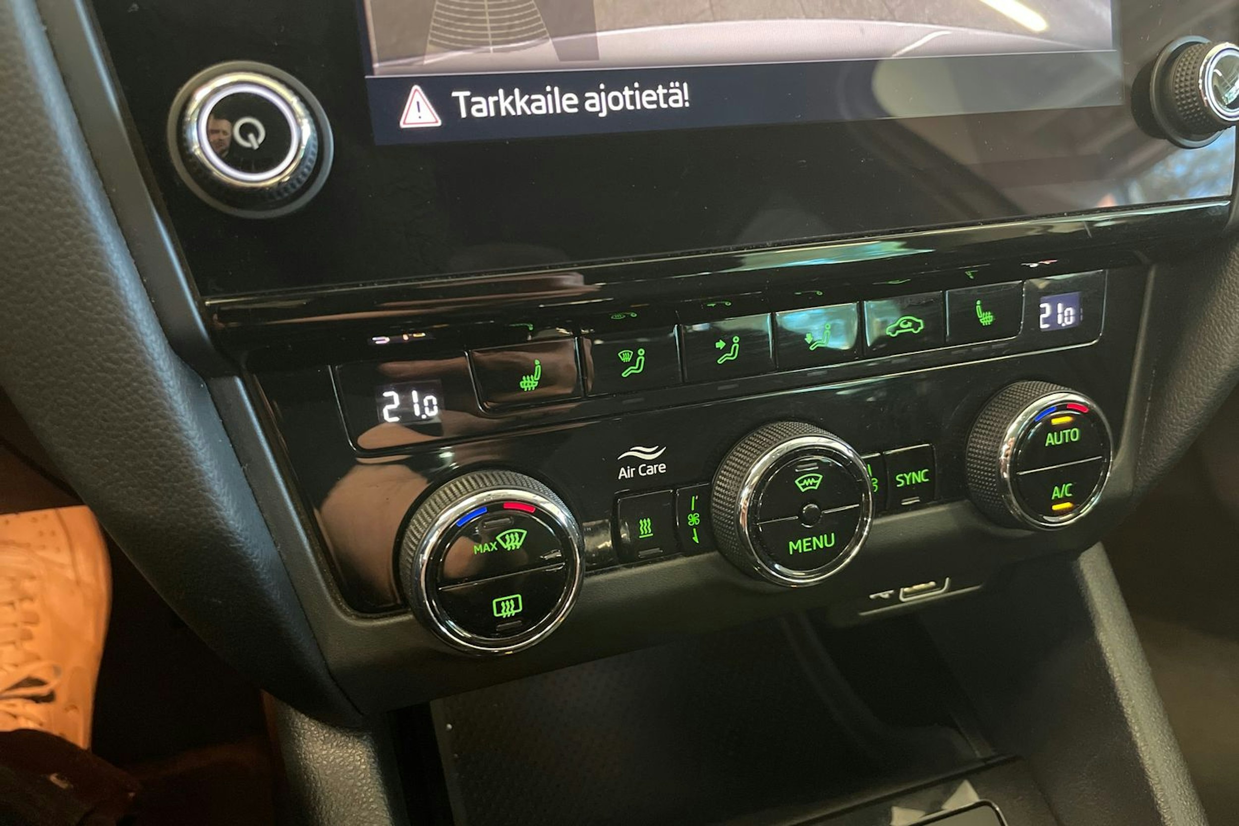 valkoinen Skoda Octavia 2018 kuva 19.