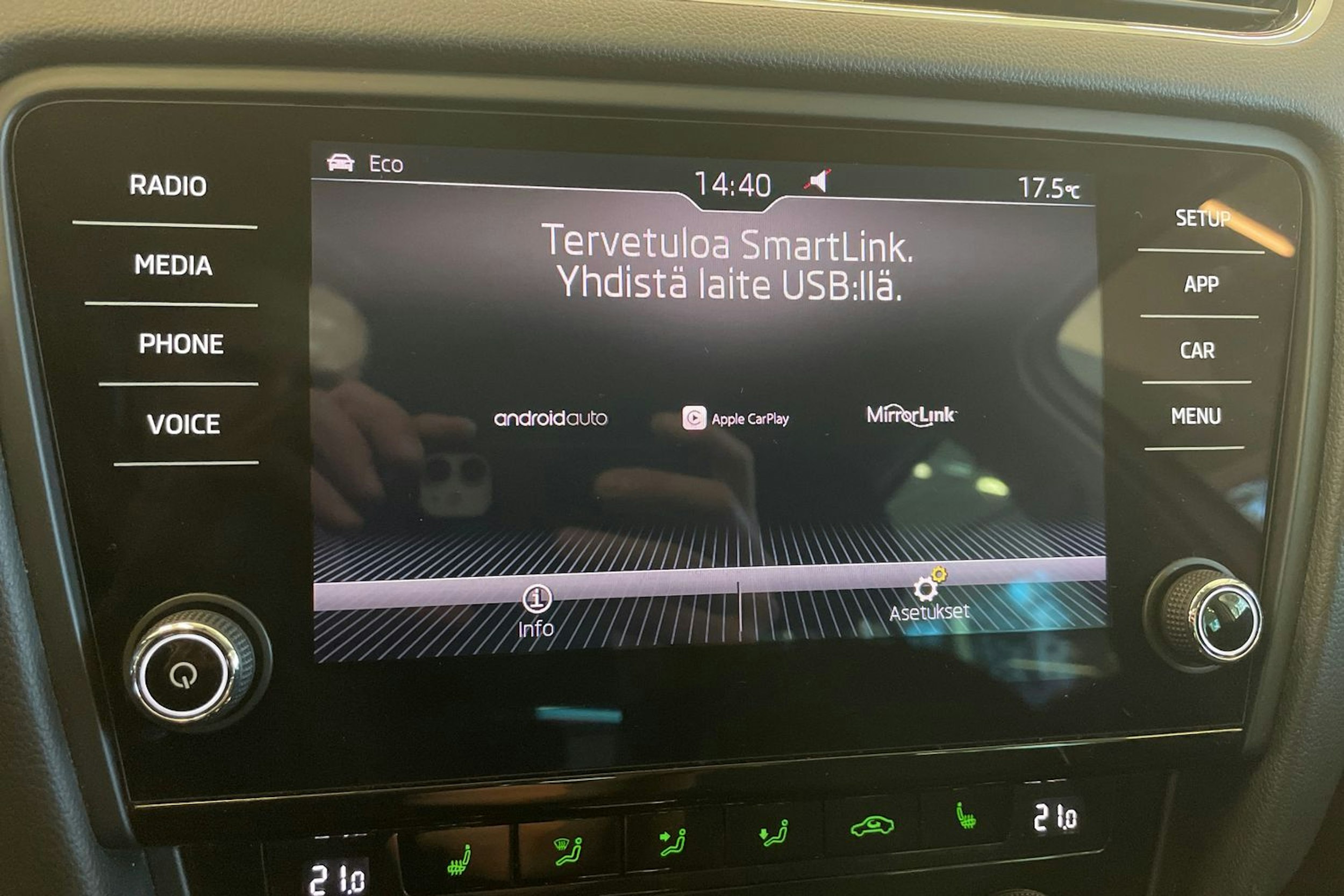 valkoinen Skoda Octavia 2018 kuva 21.