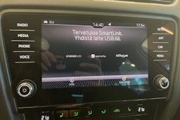 valkoinen Skoda Octavia 2018 kuva 21.