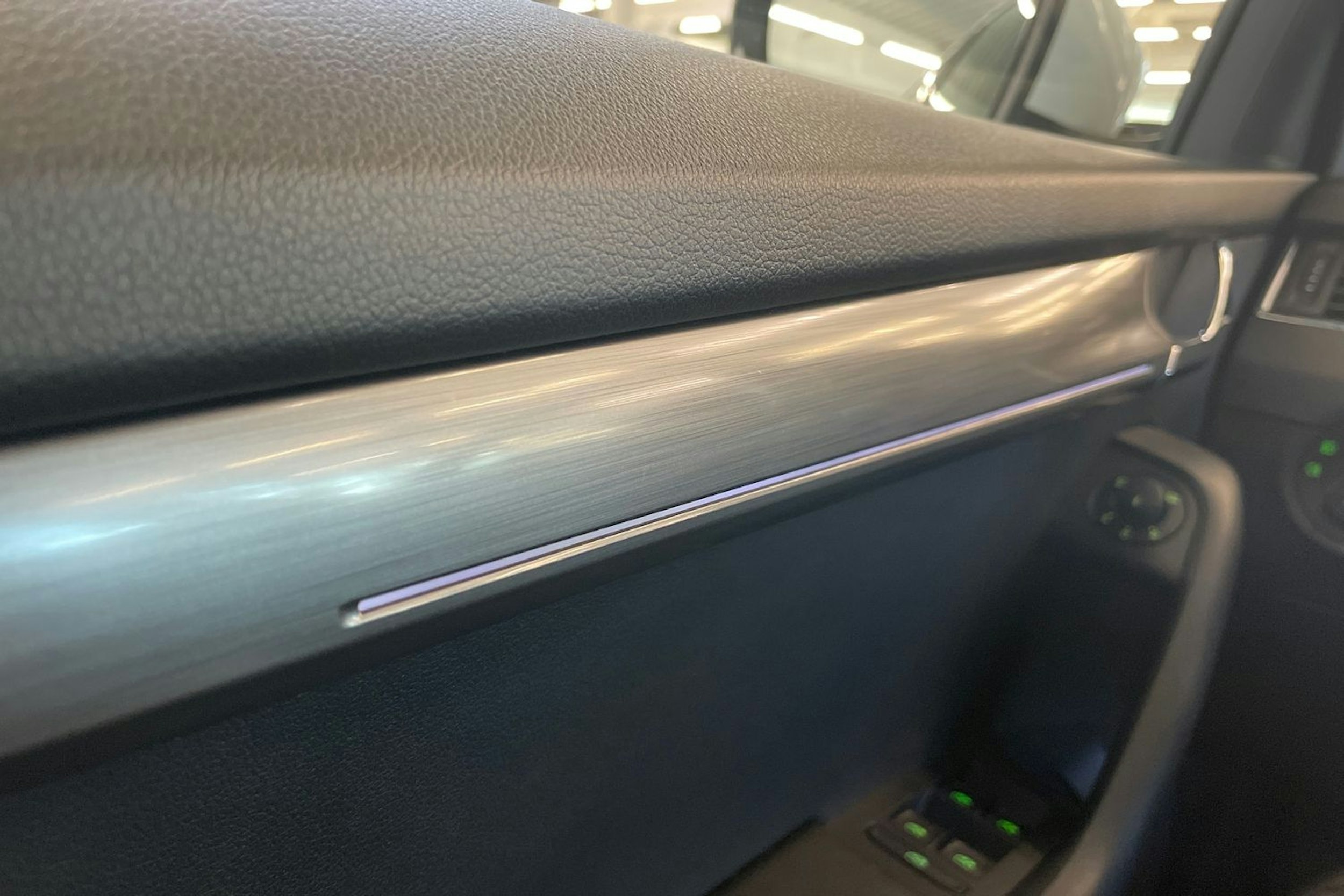 valkoinen Skoda Octavia 2018 kuva 22.