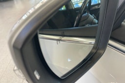valkoinen Skoda Octavia 2018 kuva 25.