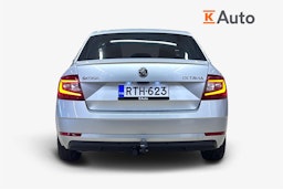 harmaa Skoda Octavia 2018 kuva 3.