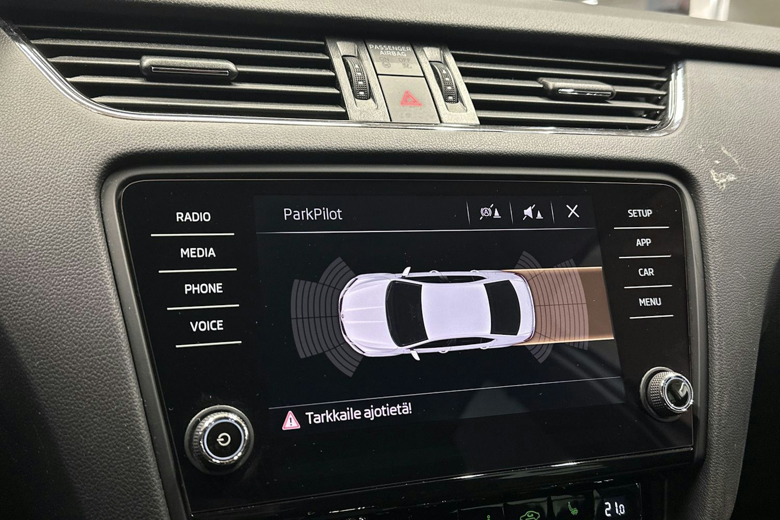 harmaa Skoda Octavia 2018 kuva 18.