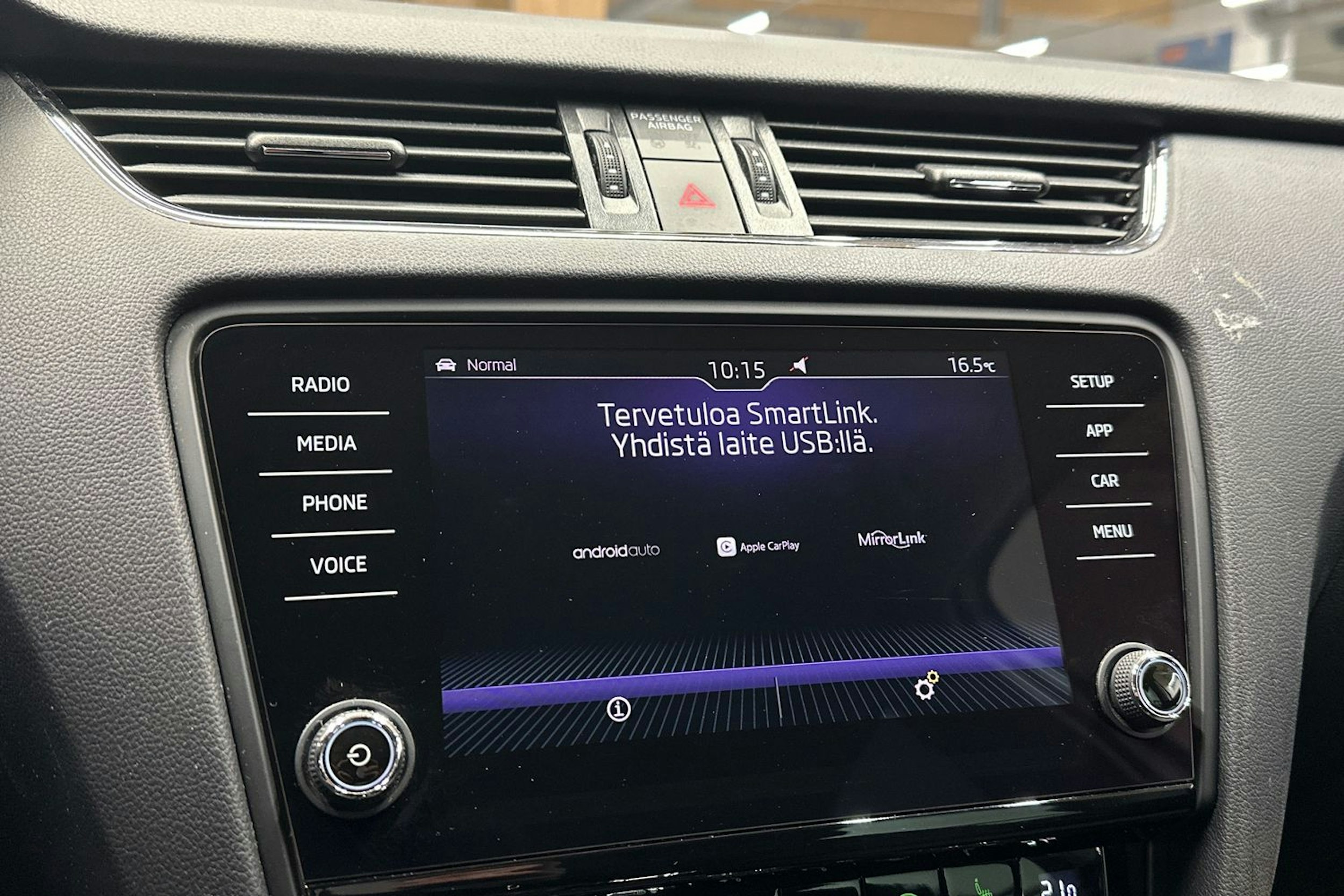 harmaa Skoda Octavia 2018 kuva 19.