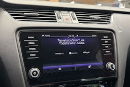 harmaa Skoda Octavia 2018 kuva 19.