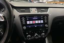 harmaa Skoda Octavia 2018 kuva 21.