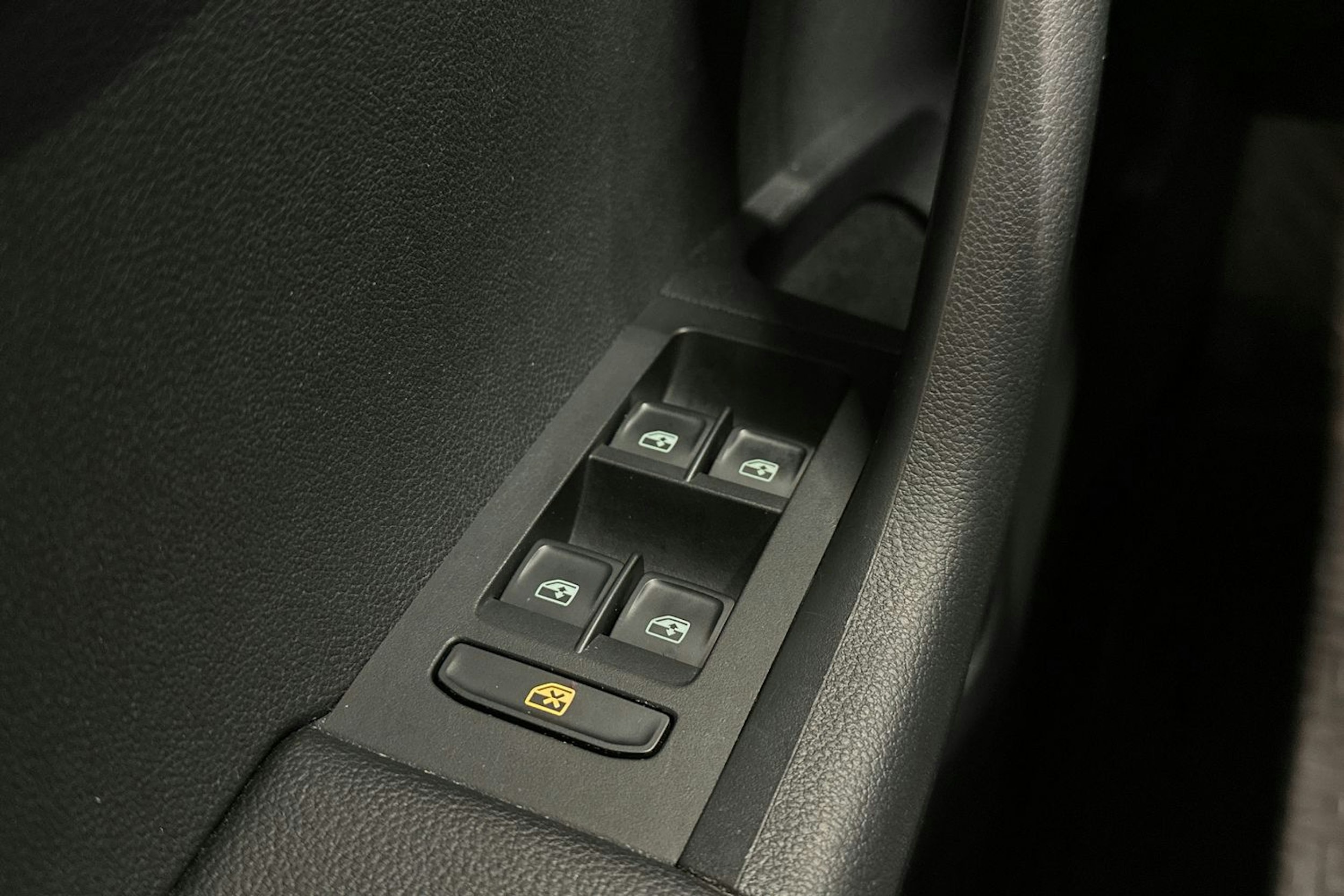 harmaa Skoda Octavia 2018 kuva 28.
