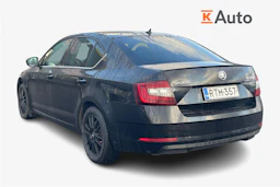 musta Skoda Octavia 2018 kuva 2.