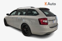 Harmaa Skoda OCTAVIA 2018 kuva 2.