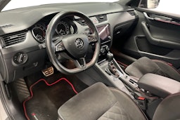 Harmaa Skoda OCTAVIA 2018 kuva 3.