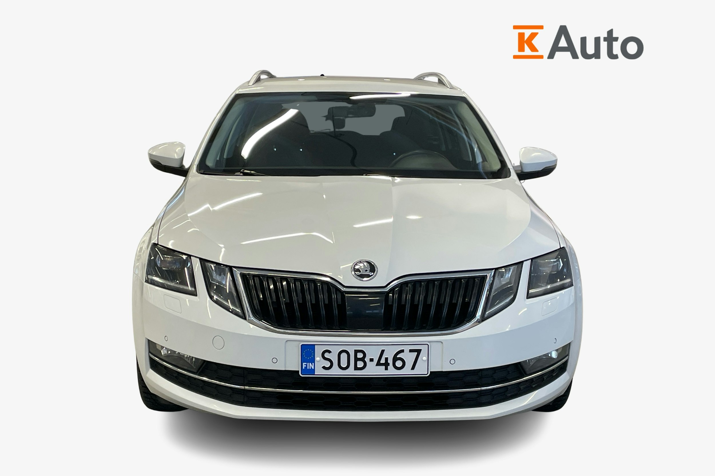 Valkoinen Skoda Octavia 2018 kuva 4.