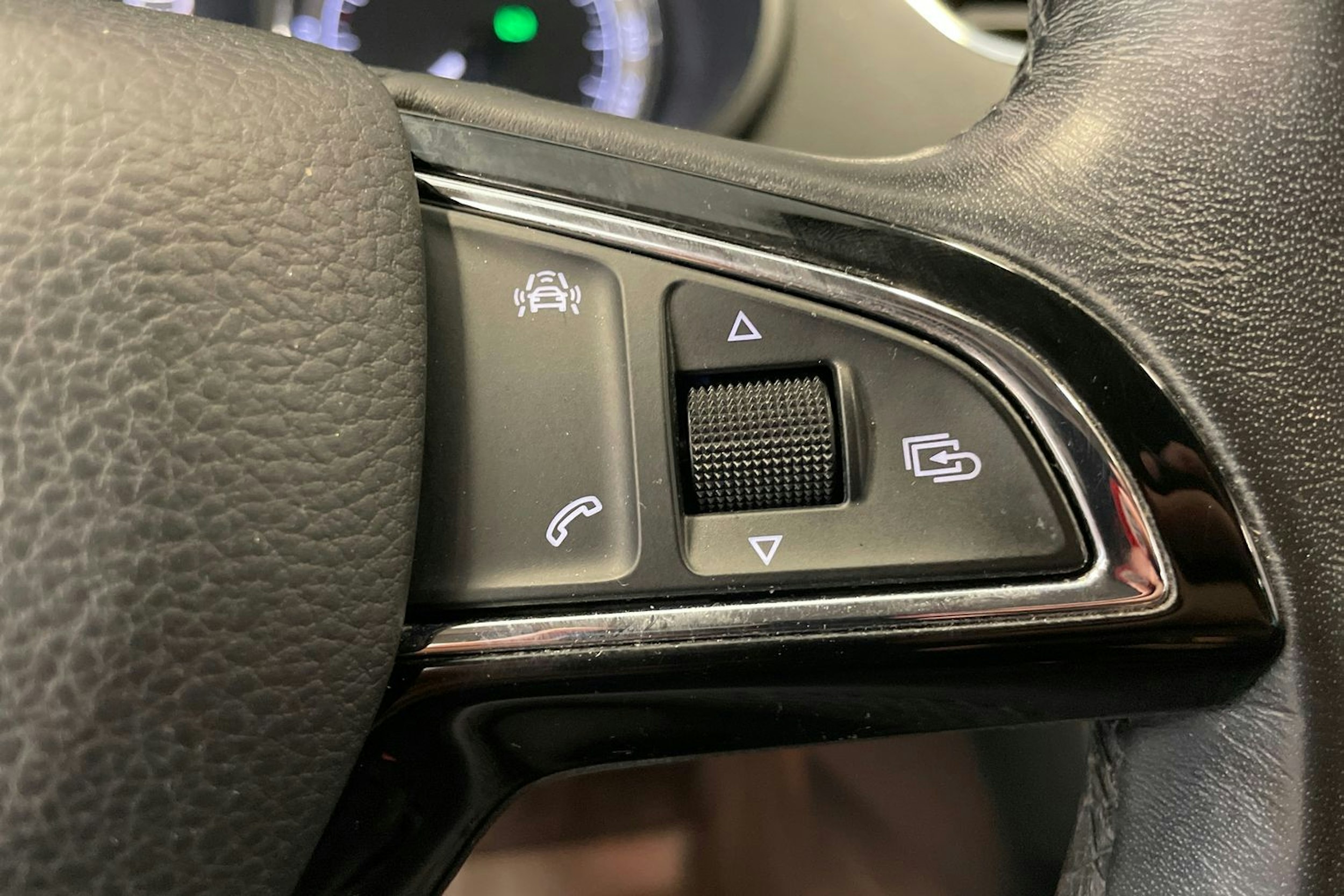 Valkoinen Skoda Octavia 2018 kuva 22.