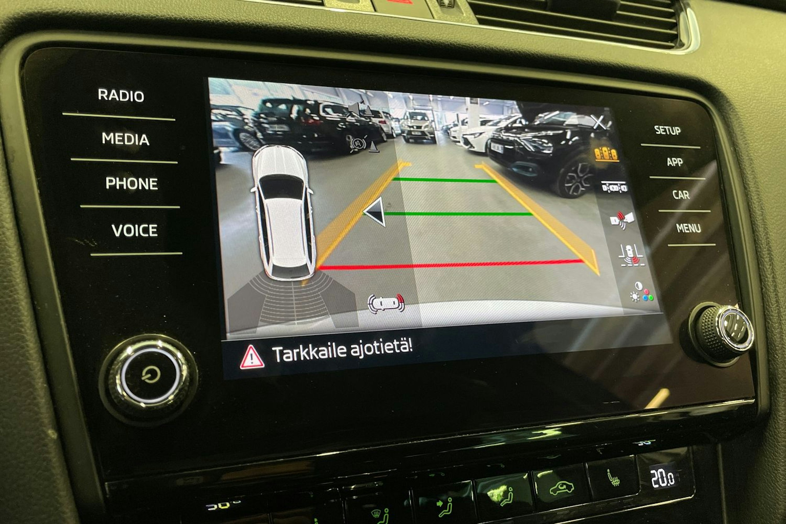 Valkoinen Skoda Octavia 2018 kuva 23.