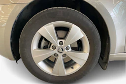 ruskea (beige) Skoda Octavia 2018 kuva 12.