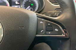 ruskea (beige) Skoda Octavia 2018 kuva 19.